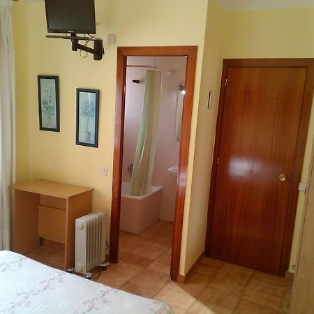 Hostal Lleida Calafell Dış mekan fotoğraf