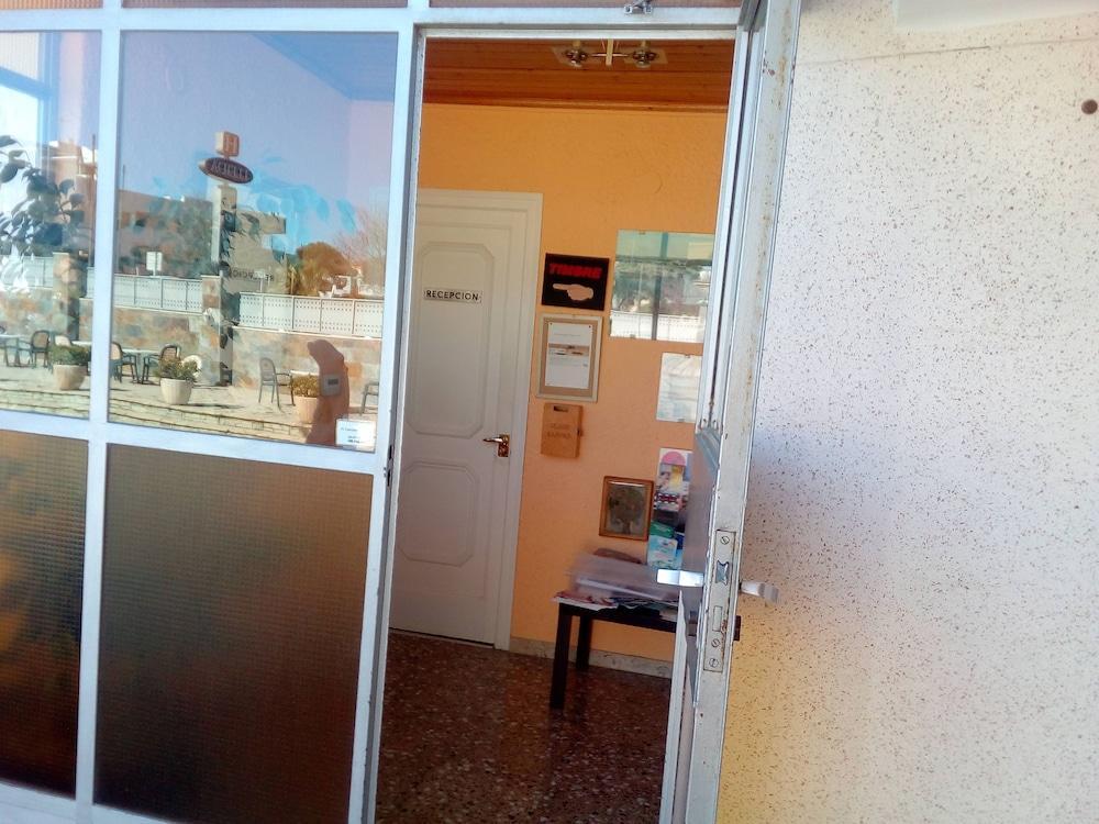 Hostal Lleida Calafell Dış mekan fotoğraf
